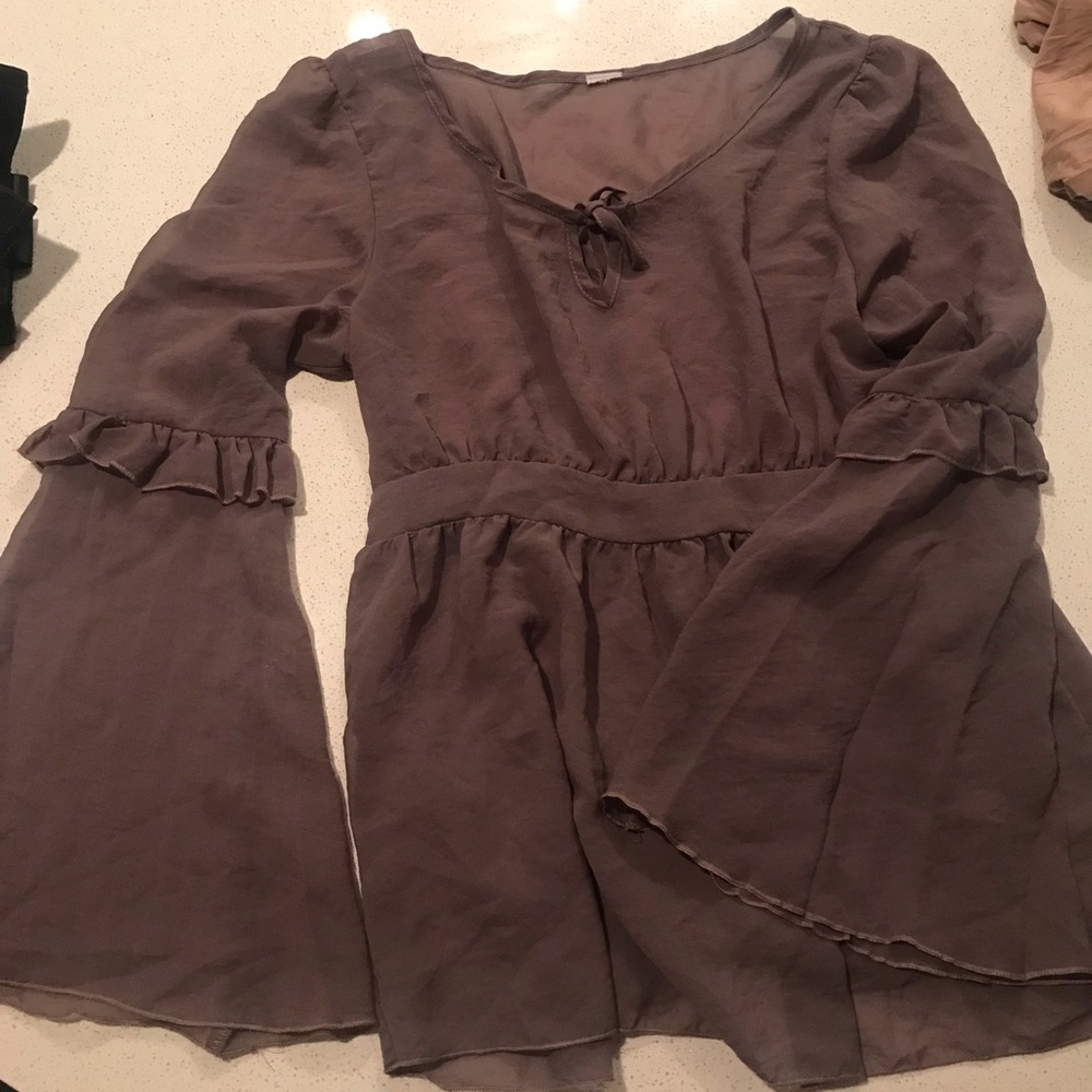 Gray flowy shirt size medium/large